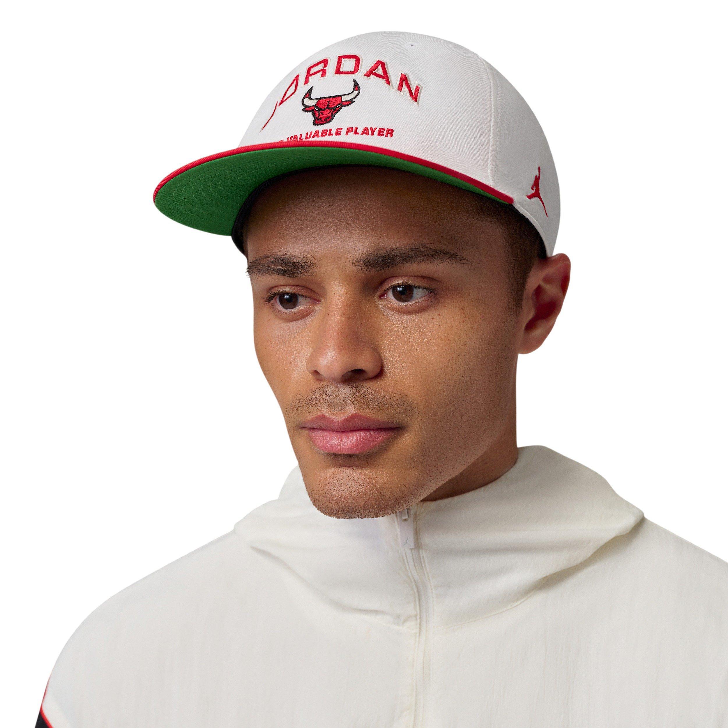 Jordan Adult Chicago Bulls NBA Pro Snapback Hat - WHITE